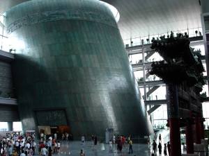 北京首都博物館內以青銅器為底色的內部設計，顯得古樸厚重、大氣端莊。