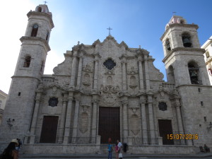 教堂廣場的地標，聖‧克利斯托巴（San Cristóbal）教堂。