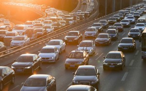 大陸許多大城市交通雍賭的主因是私家車數量過多，「共享汽車」能否緩解堵車的問題，有待觀察。